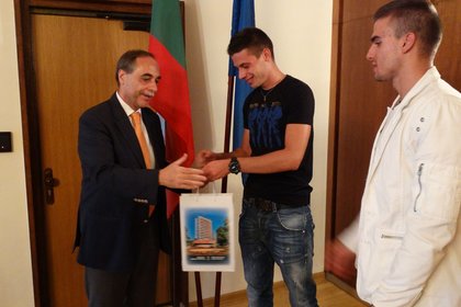 Болгарские школьники в гостях в Посольстве Болгарии в Москве